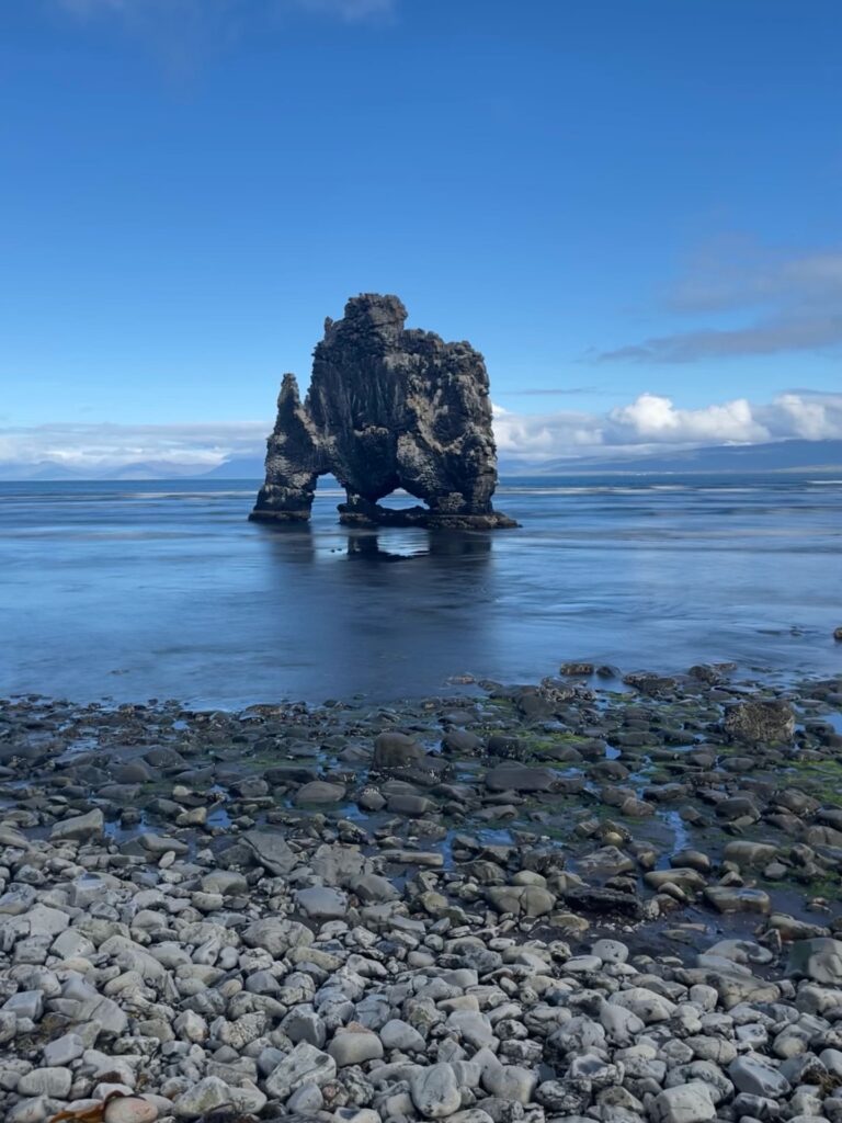 on the road in Islanda