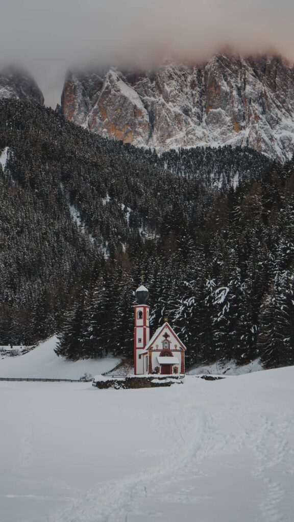 La chiesetta delle dolomiti