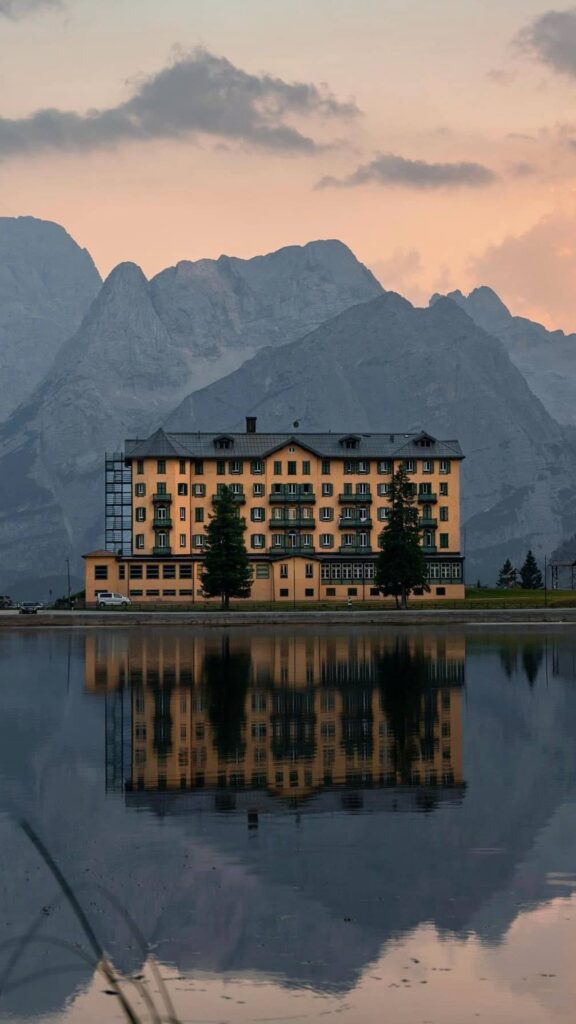 Lago di Misurina sulle dolomiti