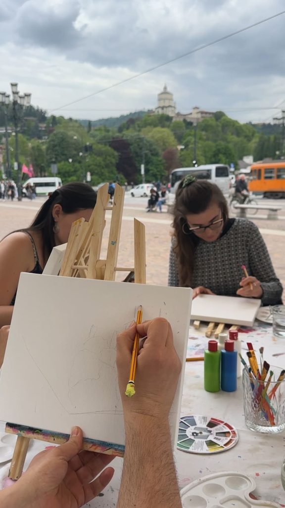 conoscere persone a torino, evento di pittura con aperitivo